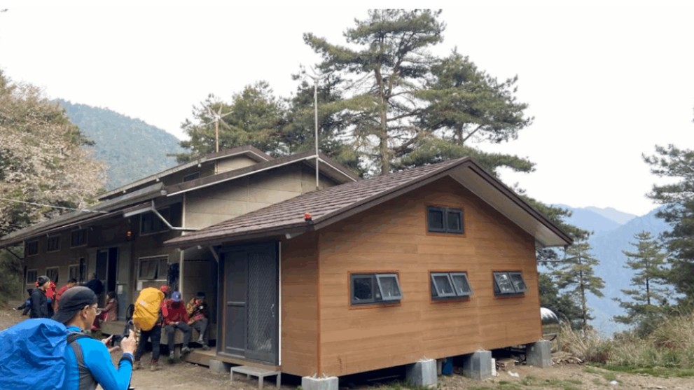 新雲稜山屋外觀