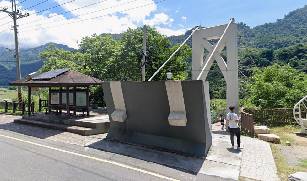 白鹿橋頭公車站